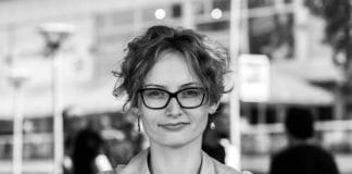 Kad si trudan ti udari dlan o dlan!