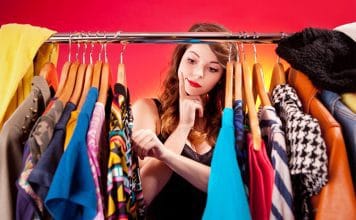 Pun ormar i ništa za obući?