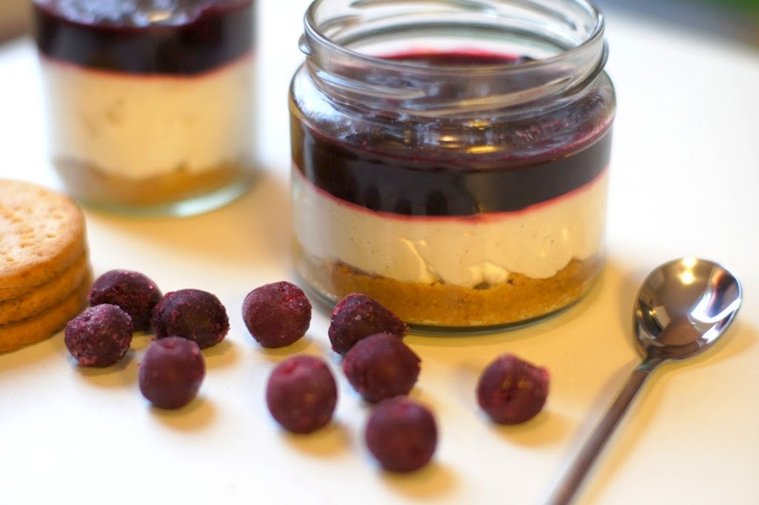 Cheesecake u \u010da\u0161i sa kremastim gr\u010dkim jogurtom \u2014 Mama Klik