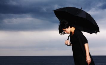 Postporođajna depresija