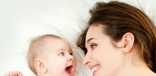 KAKO USPAVATI BEBU: Pročitajte URNEBESNE savjete jedne iskusne mame!