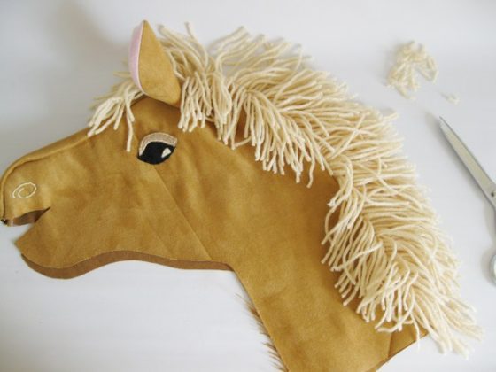 Kako napraviti konjića na štapu? Ovo je igračka koju će djeca obožavati! (FOTO)