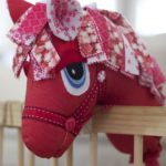 Kako napraviti konjića na štapu? Ovo je igračka koju će djeca obožavati! (FOTO)