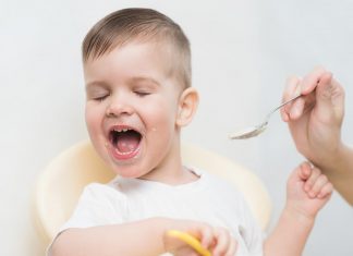 Moje dijete ništa ne jede! Evo šta da uradite kad se doručak pretvori u opšti haos