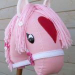 Kako napraviti konjića na štapu? Ovo je igračka koju će djeca obožavati! (FOTO)