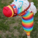 Kako napraviti konjića na štapu? Ovo je igračka koju će djeca obožavati! (FOTO)