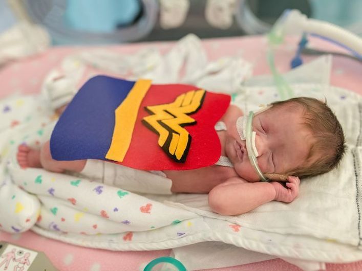 Prijevremeno rođene bebe: Superheroji iz inkubatora (FOTO)