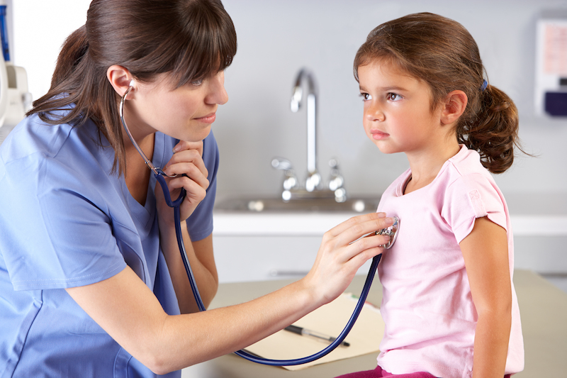 Visoka temperatura kod djece: Savjeti pedijatra kako pomoći djetetu