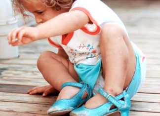 Kritikuju mamu zbog fotke sina u štiklama