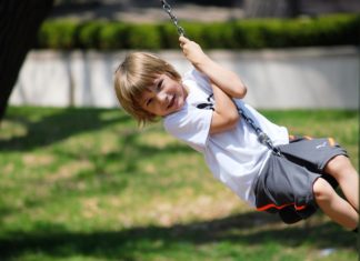 “Idemo za 5 minuta!” – Kako da dijete stvarno krene kad ga zovete?