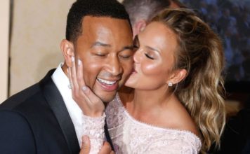 “Neko nam je stigao”: Porodila se slavna manekenka Chrissy Teigen