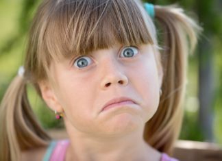 Kad se dijete inati, pomaže ovih 7 efikasnih strategija borbe protiv inata Kad se dijete inati, pomaže ovih 7 efikasnih strategija borbe protiv njega