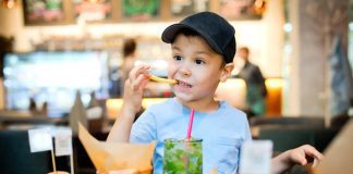 Loše navike u ishrani djece: Kako ih promijeniti i protjerati lošu hranu iz kuhinje Lose-navike-u-ishrani-djece-fast-food-slatkisi.jpg