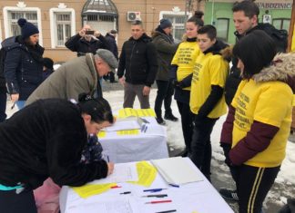 Tuzlaci žele da se djeca liječe iz budžeta, a političari plaćaju SMS porukama