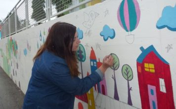 Banjalučki slikari uljepšali izgled “Roditeljske kuće” – U slikanju im pomogla i djeca