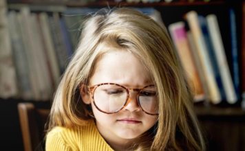 ŠKOLSKE OBAVEZE: Kako na dijete djeluju PREVELIKA očekivanja roditelja? skolske obaveze i kako na dijete uticu ambicije roditelja