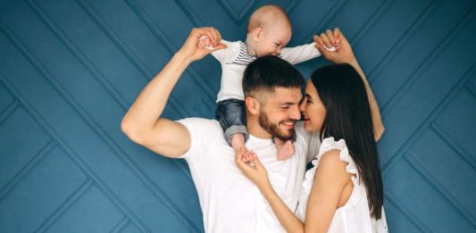 svadja-sa-muzem-nakon-rodjenja-bebe-kako-se-pomiriti-mamaklik.com_.jpg