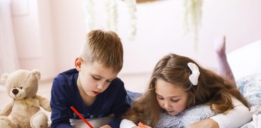 Crtanje-za-djecu-je-više-od-crteža-GLEDAJ-I-CRTAJ-online-školica-za-kreativne-mališane-mamaklik.com-primjeri-video.jpg