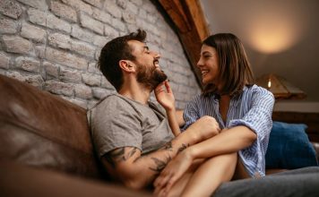 Šta to POSEBNO rade parovi koji su u SRETNOM BRAKU? 5 dobrih navika za ljubav i poštovanje Sta-rade-parovi-koji-su-u-sretnom-braku-mamaklik.jpg