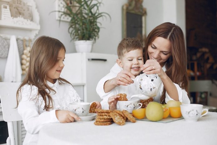 Zdrave jutarnje navike za djecu: Zašto su doručak i biljni čajevi toliko važni