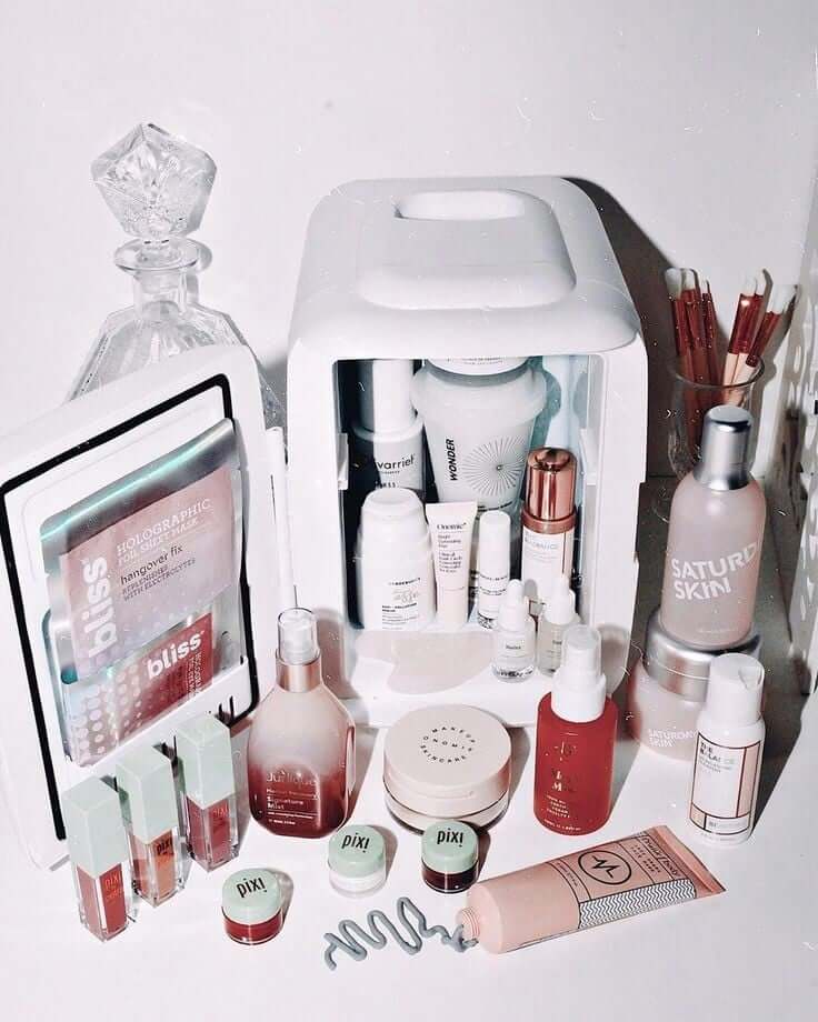 Zavirite u MAKEUP FRIŽIDER: Minijaturno čudo koje čuva kozmetiku