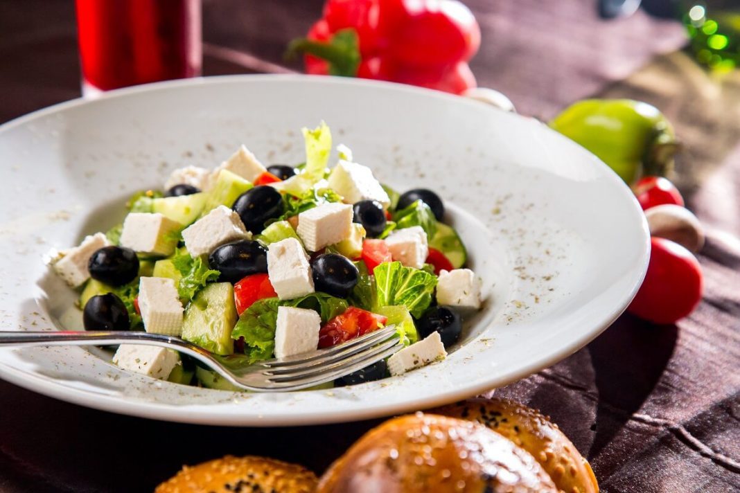 GRČKA SALATA Twist recept i sastav koji će vas oduševiti mamaklik GRČKA-SALATA-Twist-recept-i-sastav-koji-će-vas-oduševiti-mamaklik.jpg