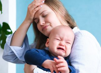 Mitovi i mantre o roditeljstvu: “Ne navikavaj bebu na ruke” i drugi besmisleni savjeti Mitovi-i-mantre-o-roditeljstvu-besmisleni-savjeti-za-roditelje-mamaklik-3.jpg