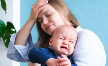 Mitovi i mantre o roditeljstvu: “Ne navikavaj bebu na ruke” i drugi besmisleni savjeti Mitovi-i-mantre-o-roditeljstvu-besmisleni-savjeti-za-roditelje-mamaklik-3.jpg