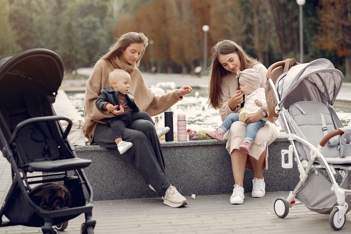 Rođenje-bebe-ne-znači-kraj-društvenog-života-5-tipova-prijateljica-koje-svaka-mama-treba-da-ima-mamaklik.com_.jpg