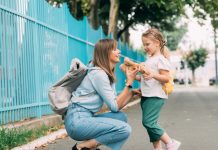 Prvi dan škole: Mamin vodič za preživljavanje