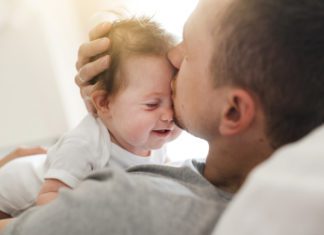 kako bebe pokazuju ljubav beba voli mamaklik.com