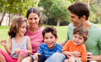 Udruženje “Četiri plus” predlaže zakon: Za svako dijete minimalac do 18. godine